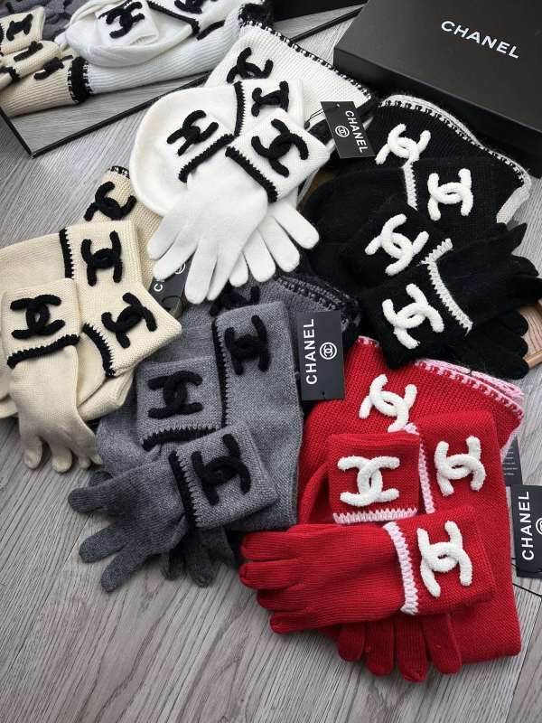 Chanel Scarf Hat Gloves hm16